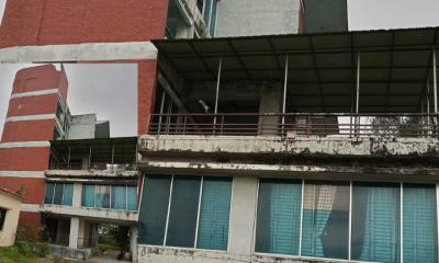 রাঙ্গাবালীতে বজ্রপাতে ভাঙল ডাকবাংলোর দেয়ালের একাংশ