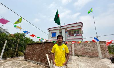 ভাঙ্গুড়ায় ৪৮ দেশের পতাকা উত্তোলন করে সারা ফেলেছে ব্রাজিল ভক্ত আফ্রিদী