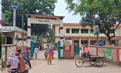 পীরগঞ্জে লিচুর বিচি গলায় আটকে শিশুর মৃত্যু, বিদ্যুৎস্পৃষ্টে প্রাণ গেল কাঠমিস্ত্রির