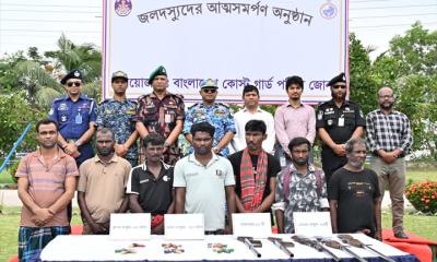 ‘সুন্দরবনে কোস্ট গার্ডের অভিযান: আত্মসমর্পণ করল ‘ছোট সুমন বাহিনী’