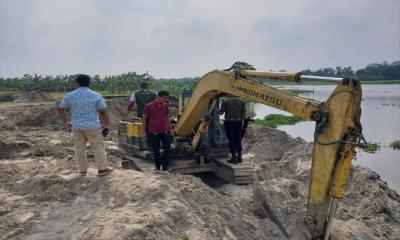 মনোহরদীতে নদী পাড়ের বালি কাটার দায়ে জরিমানা, অনাদায়ে ১৫ দিনের কারাদণ্ড