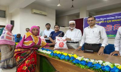 গোদাগাড়ীতে জেলা পরিষদের উদ্যোগে  দুস্থ পরিবার পেল ঈদের সামগ্রী