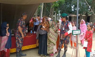 শিবগঞ্জে বিনামূল্যে চিকিৎসা ও ওষুধ বিতরণ