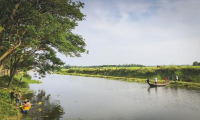 প্রকৃতি আর নদীর টানে সারিঘাট