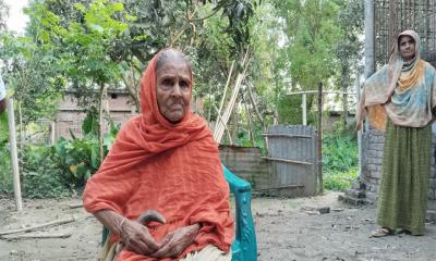 ৯১ বছরেও সরকারি ভাতা থেকে বঞ্চিত ‘লতিফুন নেসা’