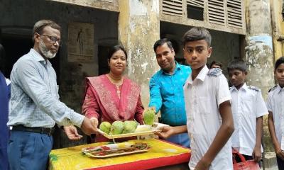 শিক্ষার্থীদের সহায়তার আশ্বাস কোটচাঁদপুর ইউএনওর