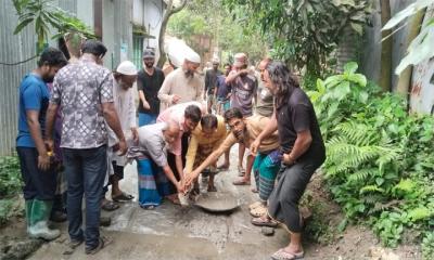 রূপগঞ্জে সড়ক বেহালদশা,ব্যক্তিগত অর্থায়নে সংস্কার