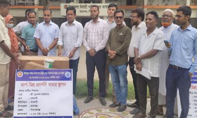 রায়গঞ্জে প্রযুক্তি সেবা প্রকল্পের উপকরণ বিতরণ