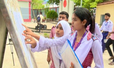 রাজশাহীতে উৎসবমুখর পরিবেশে এইচএসসি পরীক্ষা শুরু
