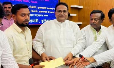 কুড়িগ্রামে অগ্নিকাণ্ডে ক্ষতিগ্রস্ত ব্যবসায়ীদের পাশে সাইফুর রহমান রানা