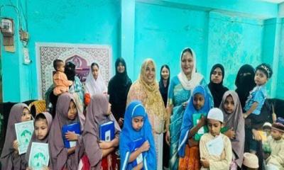 চাঁদপুরে শিক্ষাসামগ্রী বিতরণ করলেন ‘বিজয়ী’র ফাউন্ডার