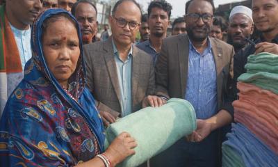 নালিতাবাড়ীতে শীতার্তদের মাঝে কম্বল বিতরণ