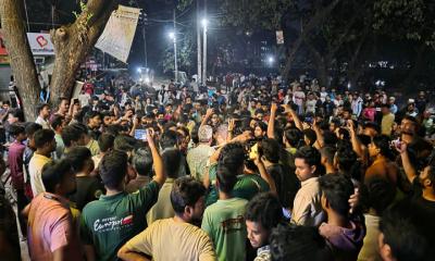 জাবিতে খাবার কাণ্ডে উত্তেজনা: সাবেক ছাত্রলীগ কর্মীর নেতৃত্বে দোকান বন্ধের অভিযোগ
