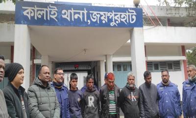স্বামী পরিত্যক্ত নারীর বাড়িতে ডাকাতি গ্রেফতার ৫