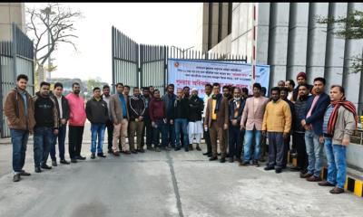 অধিকাল ভাতা বন্ধ থাকায় বেনাপোল স্থলবন্দরে বিক্ষোভ