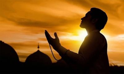 যে ৪ আলামতে বুজবেন আল্লাহ আপনাকে ভালবাসেন