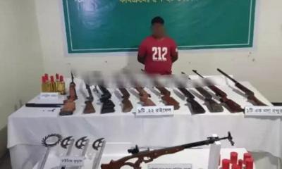 শান্তিগঞ্জে অস্ত্রসহ গ্রেপ্তার ১