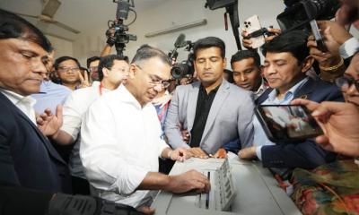 এগিয়ে তারেক রহমান
