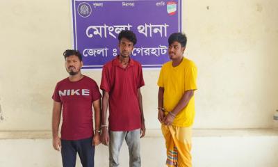 মোংলায় পুলিশের অভিযানে ২০ পিস ইয়াবাসহ ৩ মাদক কারবারি গ্রেফতার