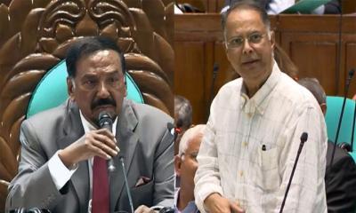 সংসদে প্রতিশ্রুতি রক্ষা না করায় মন্ত্রীকে স্পিকারের সতর্কবার্তা