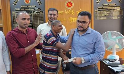 বাউফলে তিন প্রতিবন্ধীর ব্যাংকে জমা হয়েছে ১২ লাখ টাকা