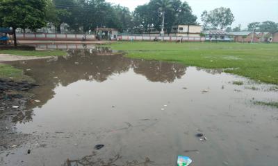 রায়গঞ্জের চান্দাইকোনা স্কুল মাঠে জলাবদ্ধ, স্থায়ী সমাধান চান স্থানীয়রা