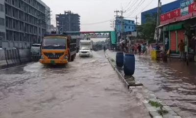 কালিয়াকৈরে বৃষ্টির পানিতে প্লাবিত মহাসড়ক, যানবাহন ধীরগতি