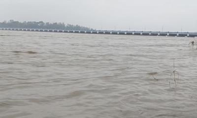 বিপদসীমার ওপরে তিস্তার পানি, খুলে দেওয়া হয়েছে ব্যারাজের ৪৪ জলকপাট