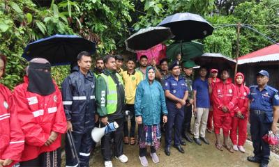 পাহাড় ধ্বস ও বন্যা আশঙ্কায়  প্রশাসনের সচেতনতামূলক মাইকিং-পরিদর্শন