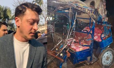 রোহিঙ্গা ক্যাম্প থেকে ফেরার পথে ওজিলের গাড়িবহর দুর্ঘটনার কবলে