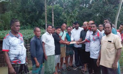 পাহাড়ধসে নিহত বৃদ্ধার পরিবারকে পার্বত্য প্রতিমন্ত্রীর সহায়তা