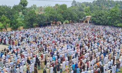 শ্রীপুর পৌরসভার সাবেক মেয়র আনিছুর রহমানের জানাজায় মানুষের ঢল