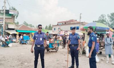 ভুইয়াগাঁতীতে অবৈধ দখল উচ্ছেদ, মাত্র ১০ মিনিটে যানজট নিয়ন্ত্রণে