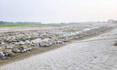 দুধকুমার নদীকে হত্যায়  ১৫ কোটি টাকার প্রকল্প? নদী শাসনের নামে ভরাট