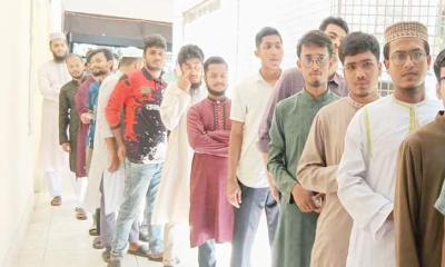 চাকসুতে ভোটগ্রহণ চলছে