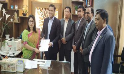 বিএনপির মনোনয়ন ফরম নিলেন সরওয়ার জামাল নিজামের পক্ষে তার পুত্র