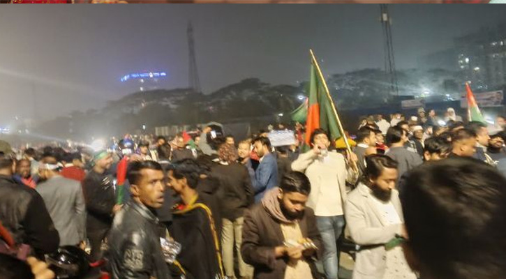 ৩০০ ফিট এলাকা জনসমুদ্রে ভরপুর, নেতাকর্মীদের মুখে মুখে ‘লিডার আসছেন’