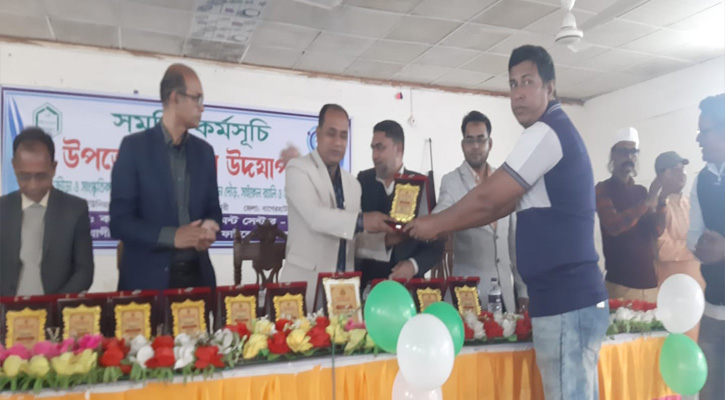 চিতলমারীতে ১৪ জন সাংবাদিককে সম্মাননা