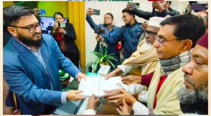 বিএনপির মনোনীত প্রার্থী মজিবুর রহমানের মনোনয়নপত্র জমা
