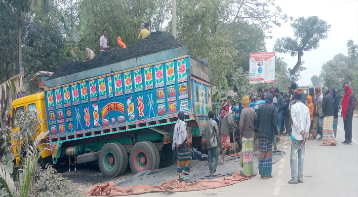 সুন্দরগঞ্জে ঠান্ডায় বাড়ছে সড়ক দূর্ঘটনা