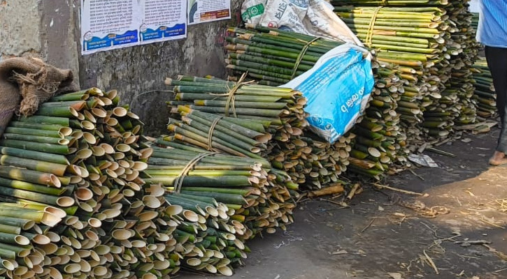 হারিয়ে যাচ্ছে ঐতিহ্যবাহী চুঙ্গাপোড়া পিঠা