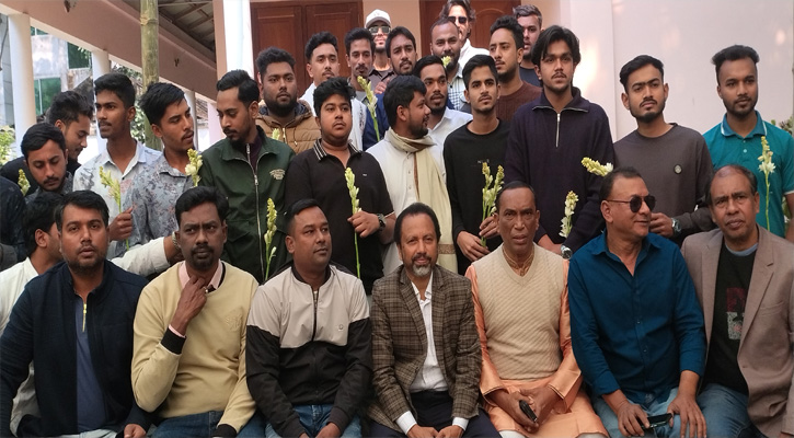 সিরাজগঞ্জে বৈষম্যবিরোধী ছাত্র আন্দোলনের শত শিক্ষার্থী বিএনপিতে যোগদান