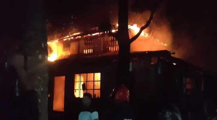 বোয়ালখালীতে সিলিন্ডার বিস্ফোরণ, পুড়ল ৬ বসতঘর
