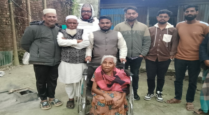 ‘আজকের তারুণ্য সংগঠন’ হুইলচেয়ার বিতরণ