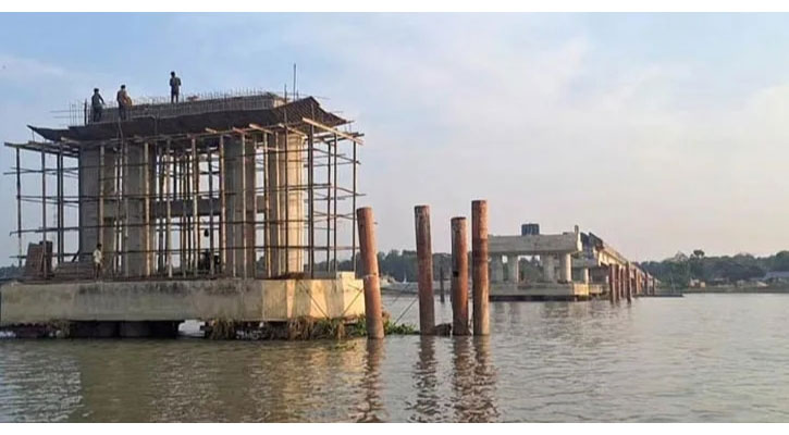 নবগঙ্গা নদীর ওপর সেতু:  আট বছরেও শেষ হয়নি কাজ
