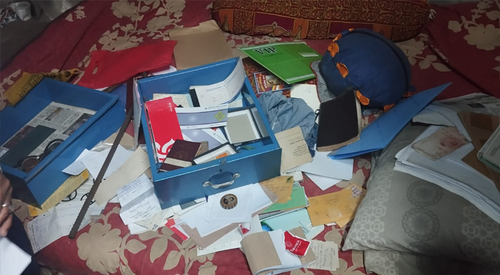 বোয়ালখালীতে টাকা ও স্বর্ণালঙ্কার লুট