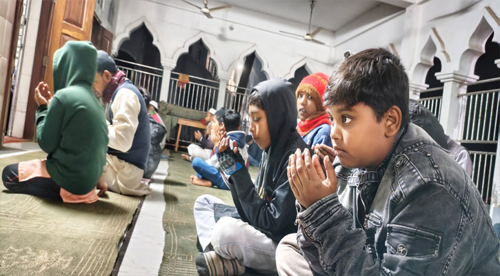 ভাঙ্গুড়ায় ক্ষমা ও শান্তি কামনার মধ্য দিয়ে শবে বরাত পালিত