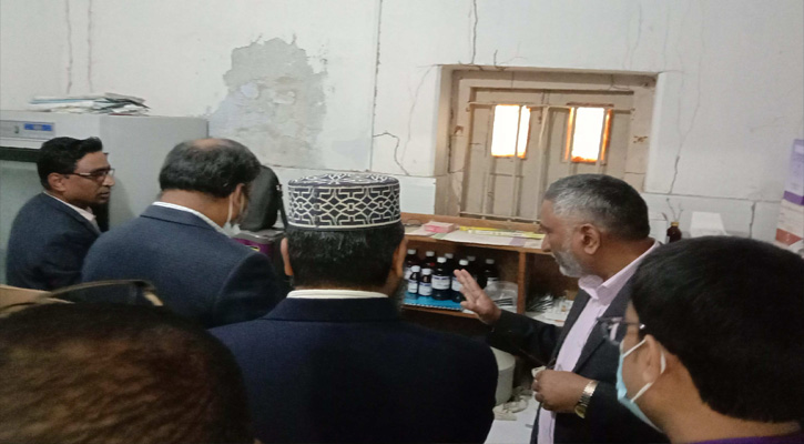 উপজেলা স্বাস্থ্য কমপ্লেক্স পরিদর্শনে বিভাগীয় পরিচালক