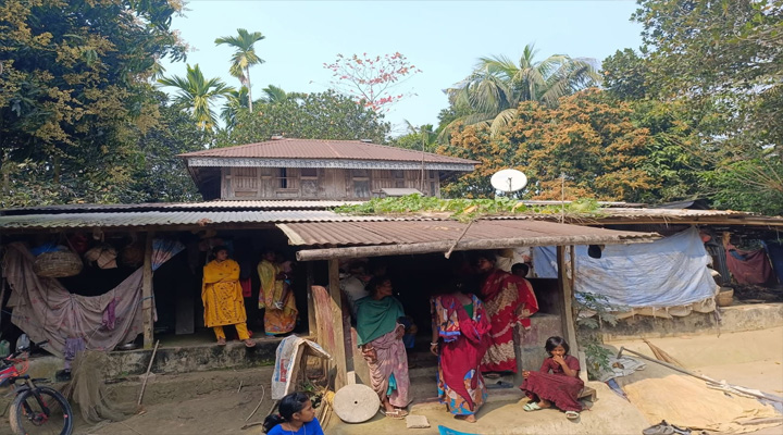 দশমিনায় গভীর রাতে ডাকাতি