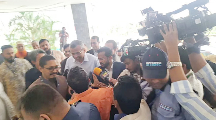 কথা নয়, অগ্রাধিকার থাকবে কাজে: বাংলাদেশ ব্যাংকের নতুন গভর্নর
